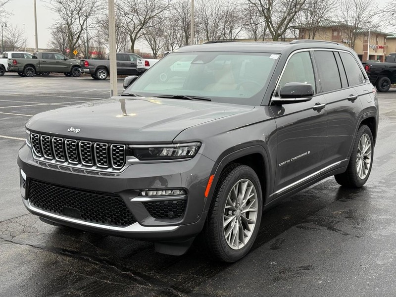 Jeep Grand Cherokee Vehicle Full-screen Gallery Image 10