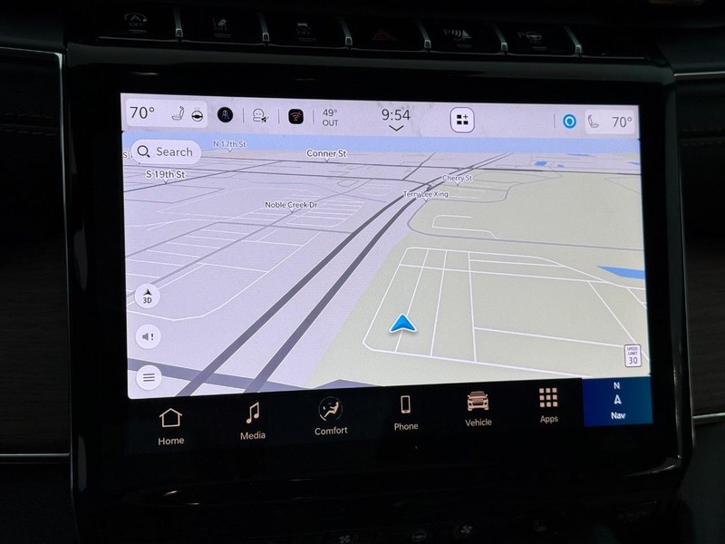 Jeep Grand Cherokee Vehicle Full-screen Gallery Image 26