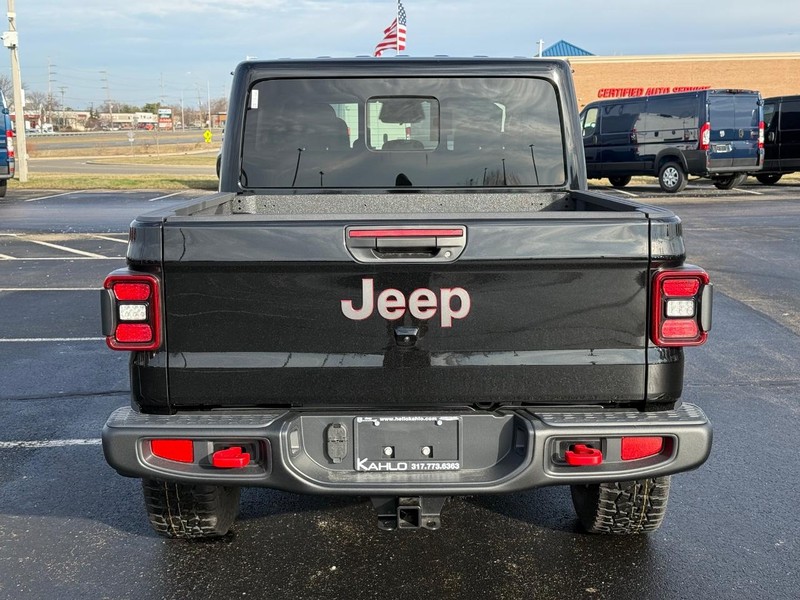 Jeep Gladiator Vehicle Full-screen Gallery Image 4