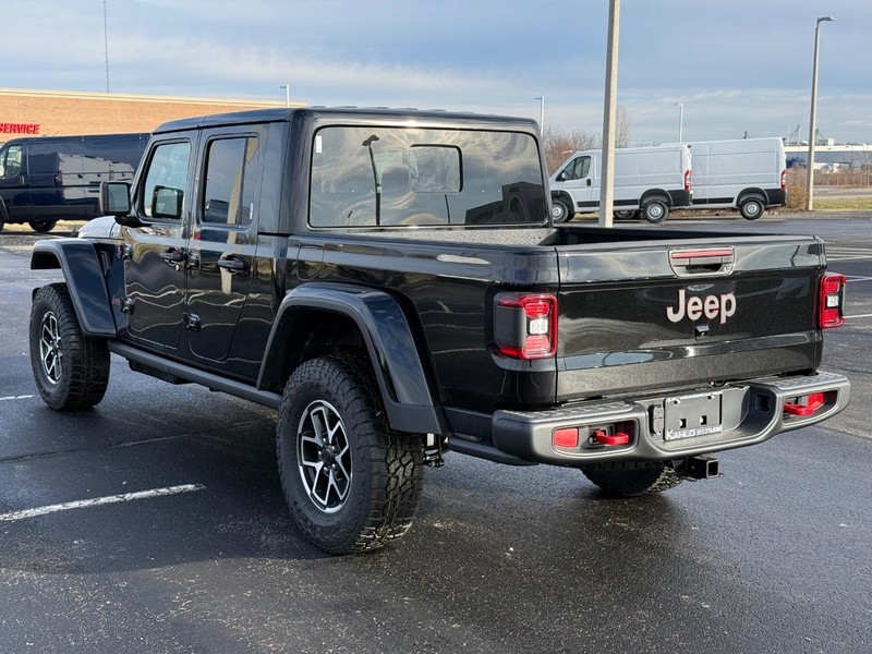 Jeep Gladiator Vehicle Full-screen Gallery Image 5