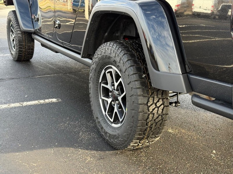 Jeep Gladiator Vehicle Full-screen Gallery Image 6