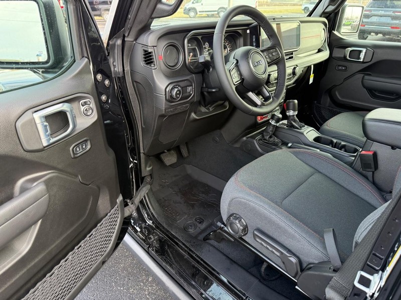 Jeep Gladiator Vehicle Full-screen Gallery Image 16