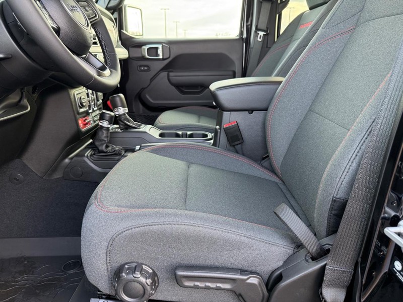 Jeep Gladiator Vehicle Full-screen Gallery Image 17