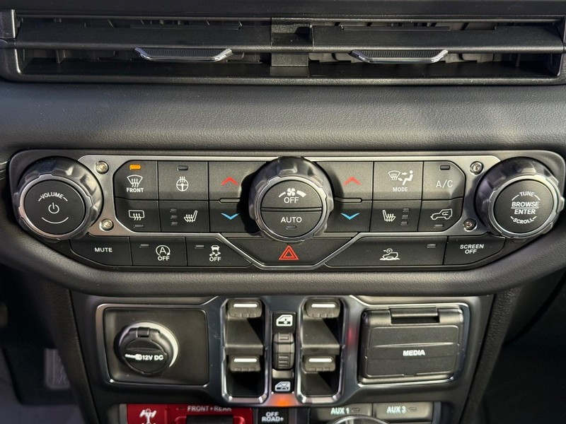 Jeep Gladiator Vehicle Full-screen Gallery Image 25