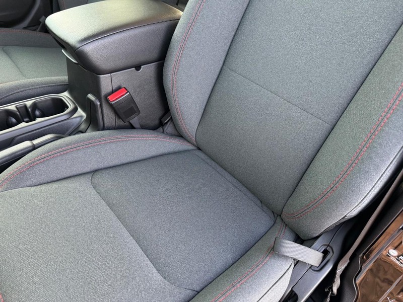 Jeep Gladiator Vehicle Full-screen Gallery Image 30