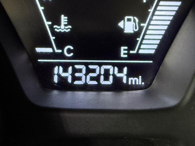 Hyundai Elantra Vehicle Full-screen Gallery Image 29