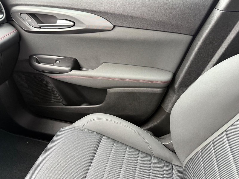 Dodge Hornet Vehicle Full-screen Gallery Image 27