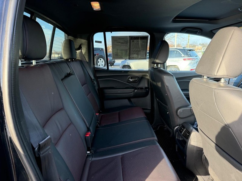 Honda Ridgeline Vehicle Full-screen Gallery Image 09