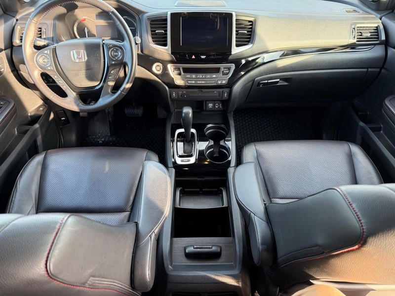 Honda Ridgeline Vehicle Full-screen Gallery Image 12