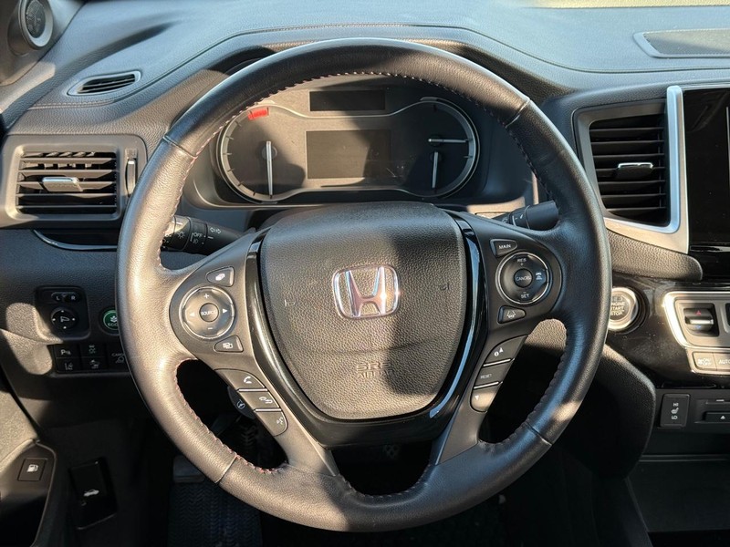 Honda Ridgeline Vehicle Full-screen Gallery Image 13