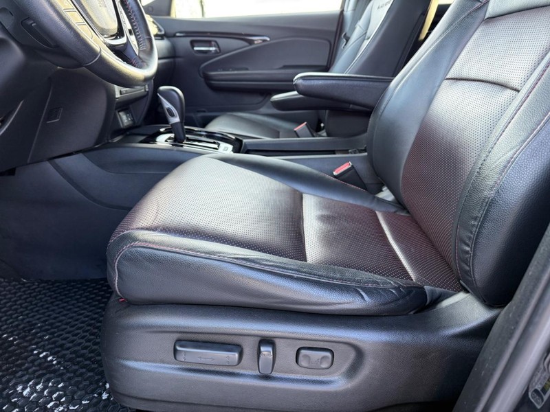 Honda Ridgeline Vehicle Full-screen Gallery Image 17