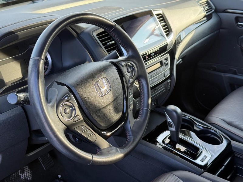 Honda Ridgeline Vehicle Full-screen Gallery Image 18