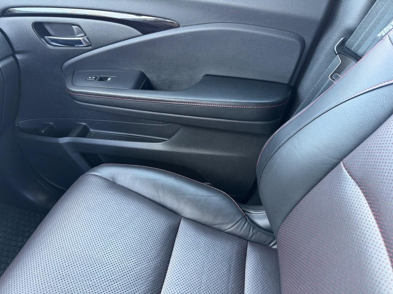 Honda Ridgeline Vehicle Full-screen Gallery Image 27