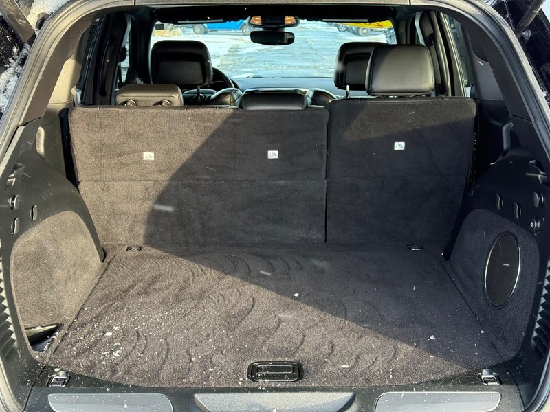 Jeep Grand Cherokee Vehicle Full-screen Gallery Image 07