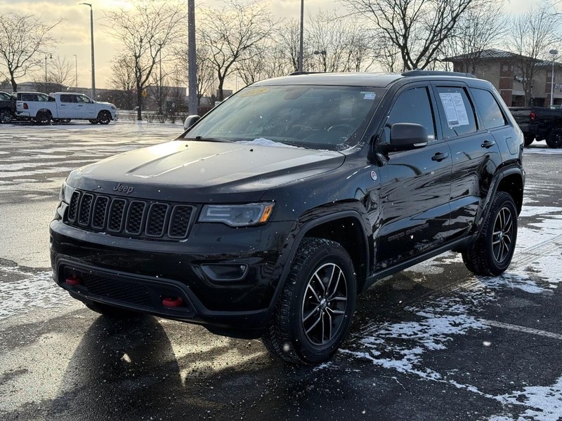 Jeep Grand Cherokee Vehicle Full-screen Gallery Image 09