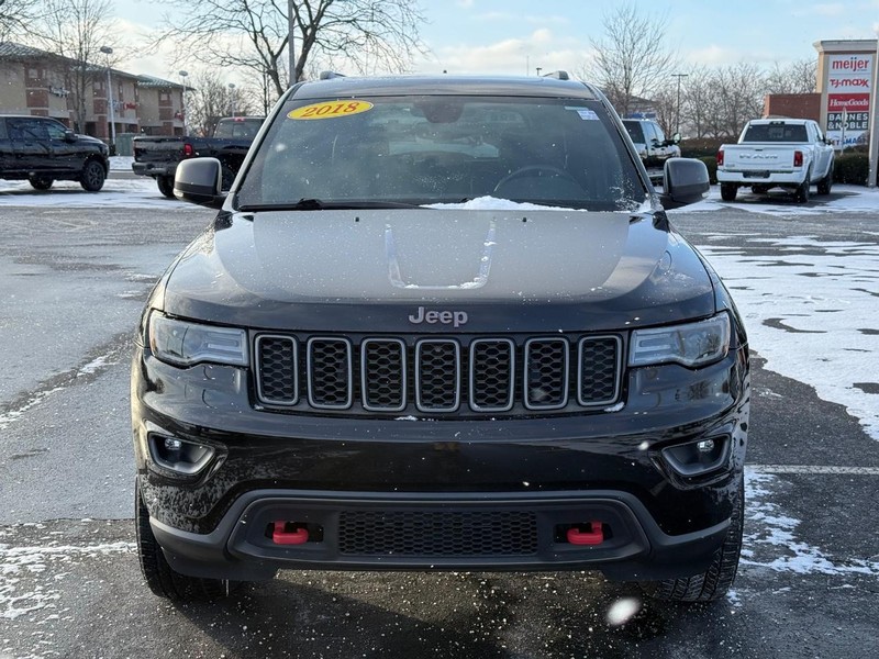 Jeep Grand Cherokee Vehicle Full-screen Gallery Image 10
