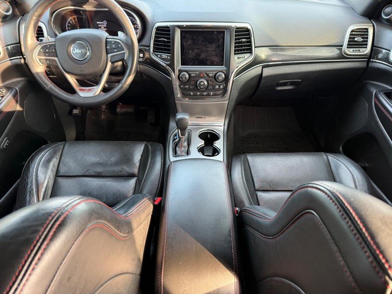 Jeep Grand Cherokee Vehicle Full-screen Gallery Image 12