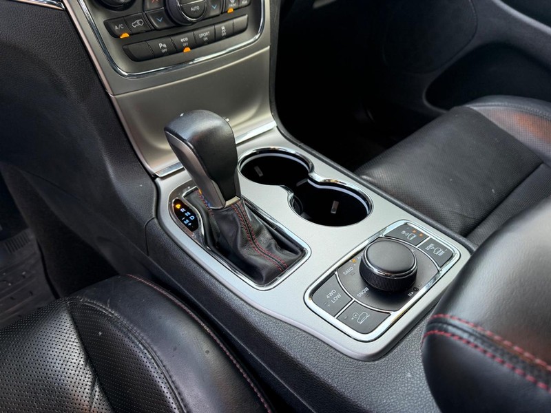 Jeep Grand Cherokee Vehicle Full-screen Gallery Image 26