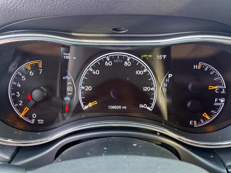 Jeep Grand Cherokee Vehicle Full-screen Gallery Image 29