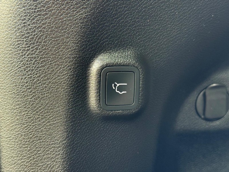 Jeep Cherokee Vehicle Full-screen Gallery Image 8