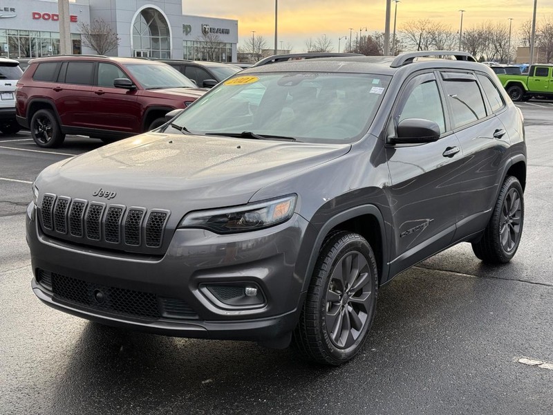 Jeep Cherokee Vehicle Full-screen Gallery Image 10