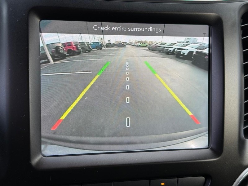 Jeep Cherokee Vehicle Full-screen Gallery Image 26