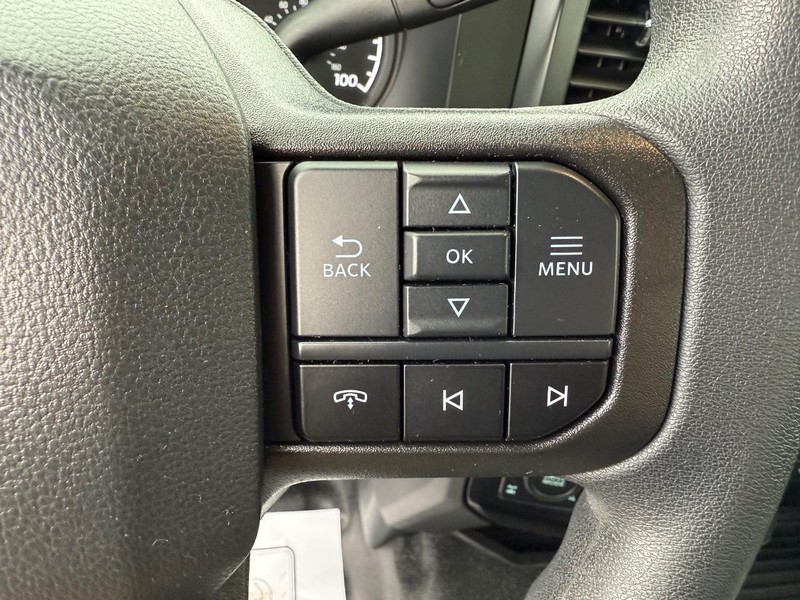 Ford Super Duty F-250 SRW Vehicle Full-screen Gallery Image 18