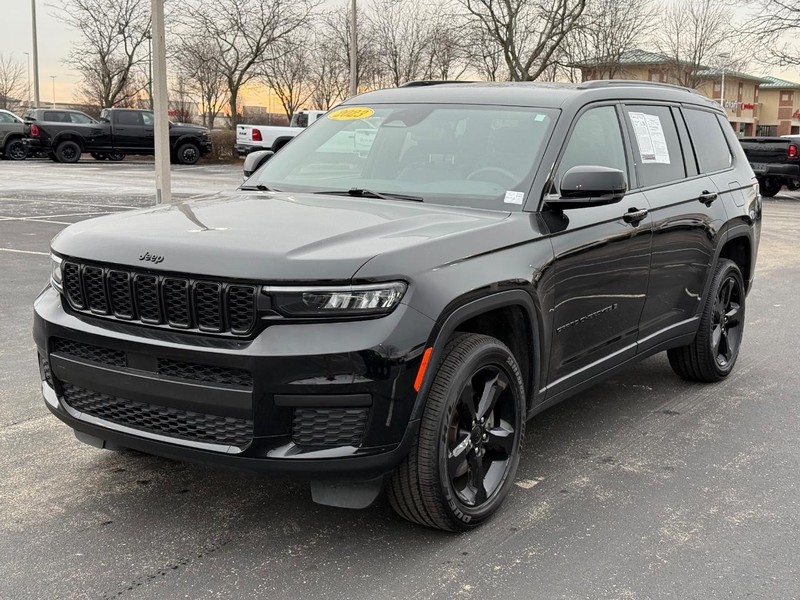 Jeep Grand Cherokee L Vehicle Full-screen Gallery Image 10