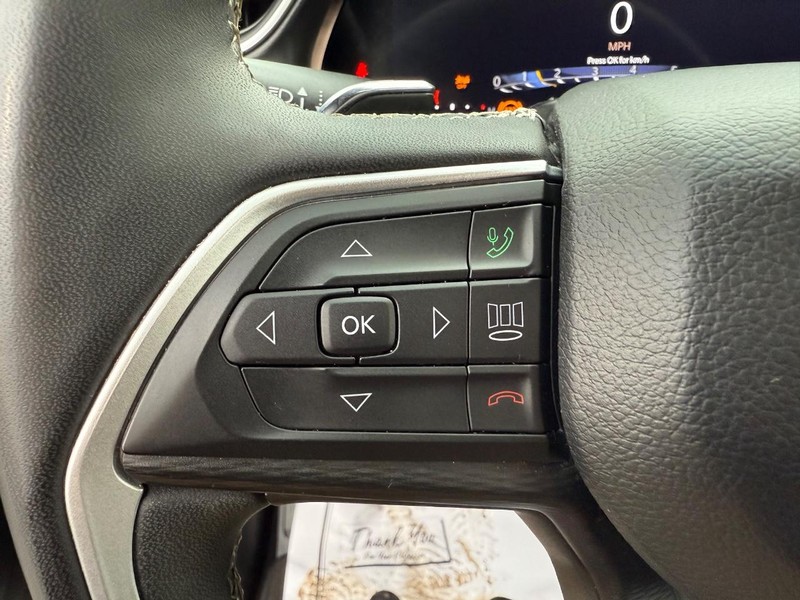 Jeep Grand Cherokee L Vehicle Full-screen Gallery Image 22