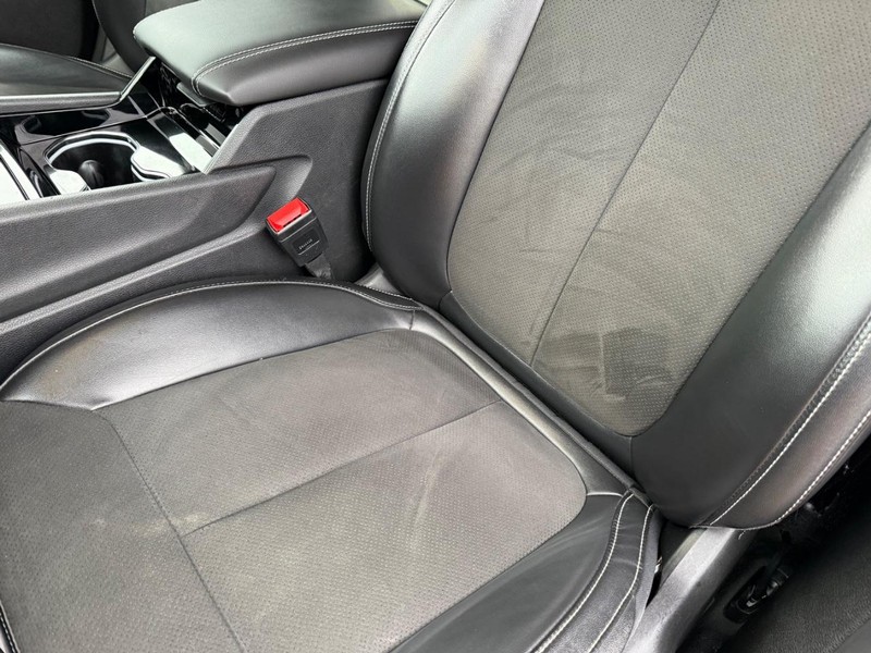 Jeep Grand Cherokee L Vehicle Full-screen Gallery Image 33