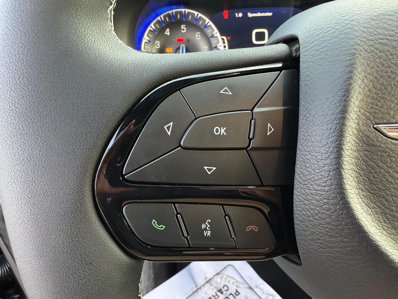 Chrysler Pacifica Vehicle Full-screen Gallery Image 20