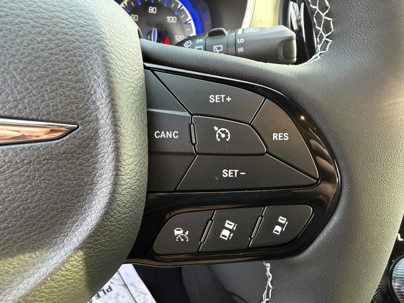 Chrysler Pacifica Vehicle Full-screen Gallery Image 21