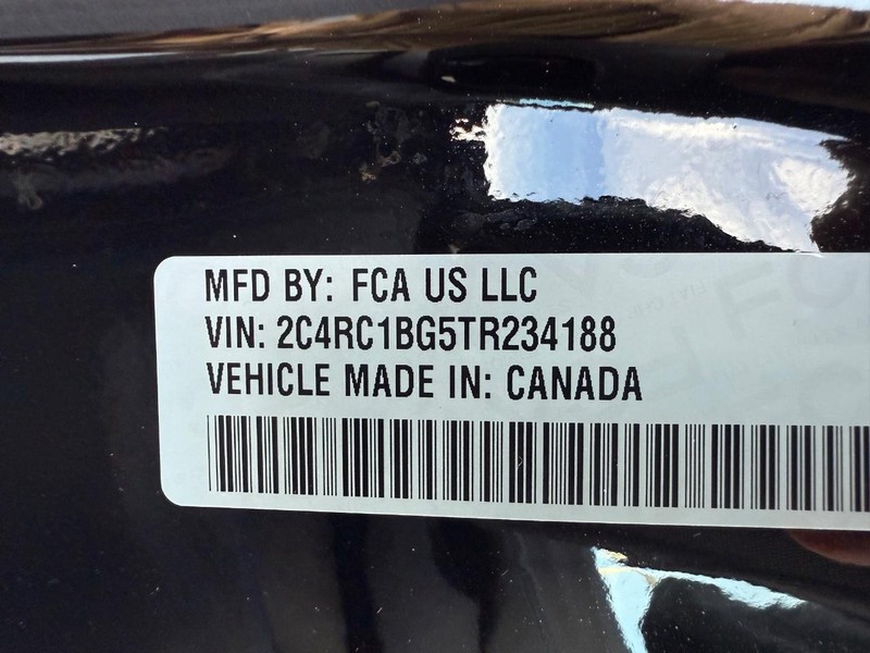 Chrysler Pacifica Vehicle Full-screen Gallery Image 31