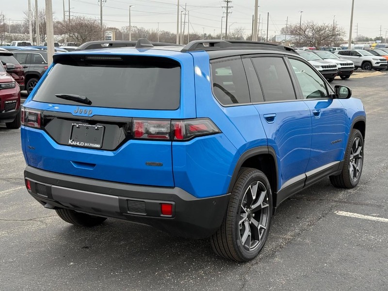 Jeep Cherokee Vehicle Full-screen Gallery Image 3