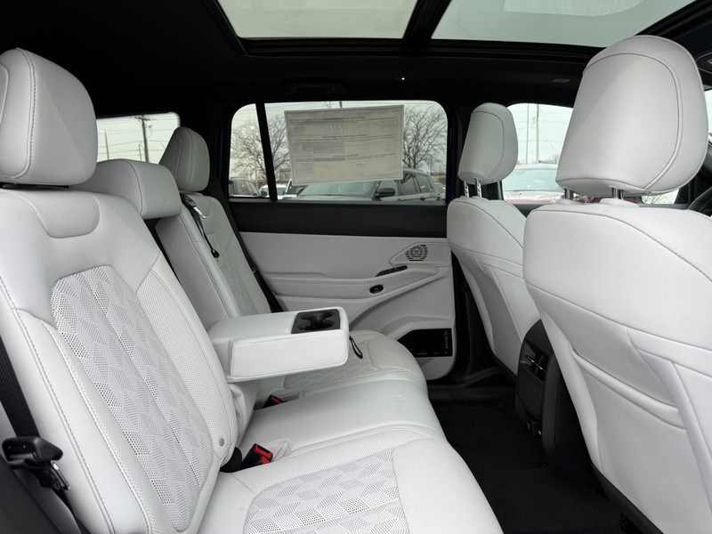 Jeep Cherokee Vehicle Full-screen Gallery Image 12