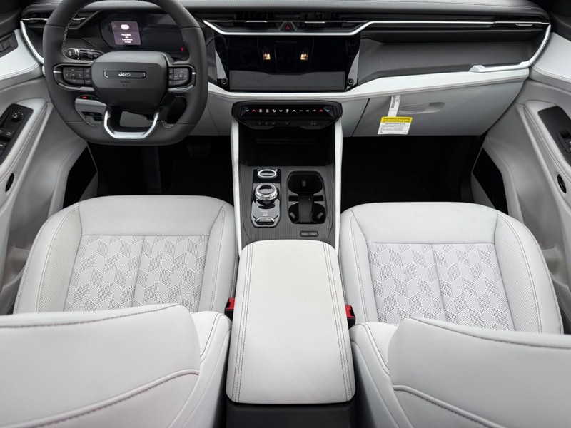 Jeep Cherokee Vehicle Full-screen Gallery Image 15