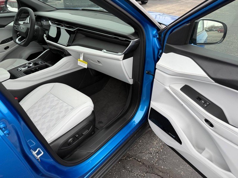 Jeep Cherokee Vehicle Full-screen Gallery Image 17