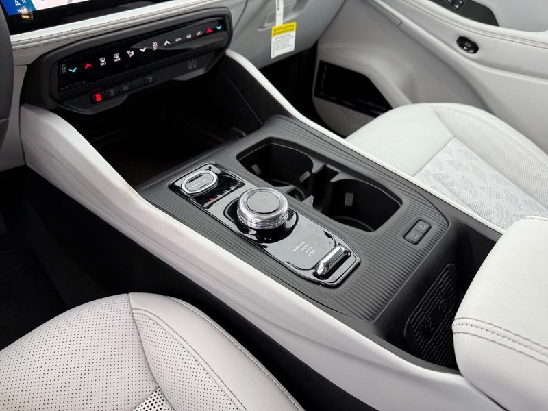 Jeep Cherokee Vehicle Full-screen Gallery Image 27