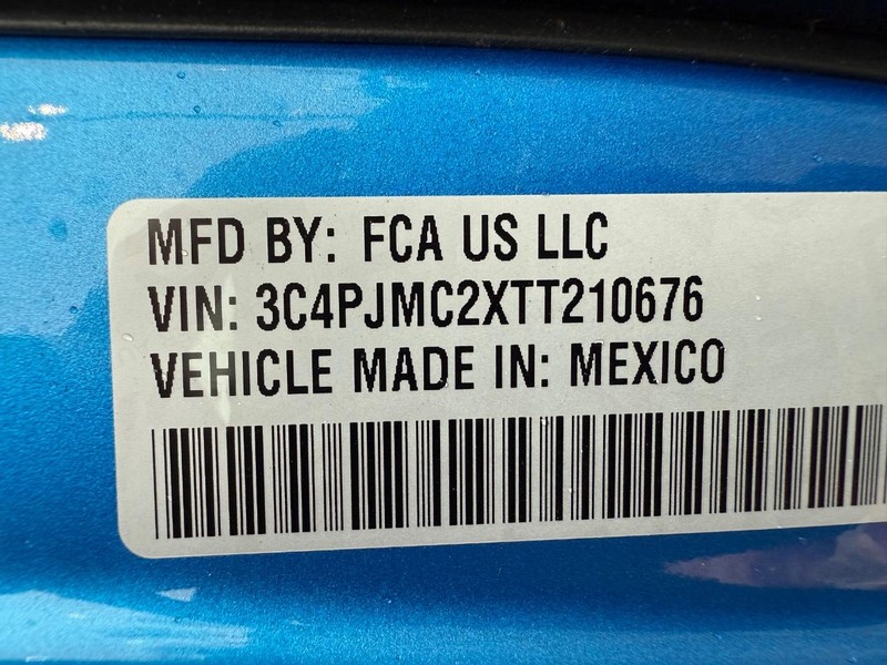 Jeep Cherokee Vehicle Full-screen Gallery Image 33