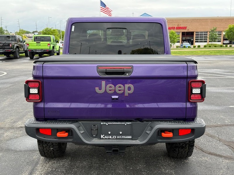 Jeep Gladiator Vehicle Full-screen Gallery Image 4