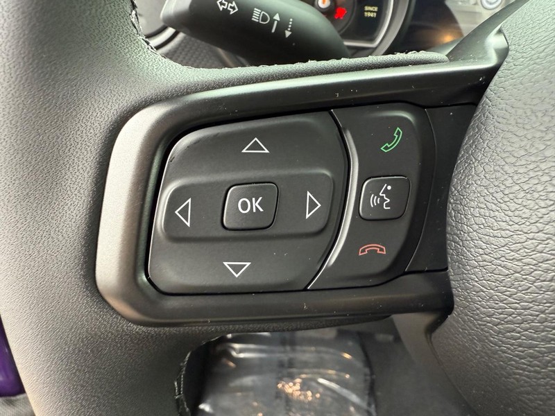Jeep Gladiator Vehicle Full-screen Gallery Image 20