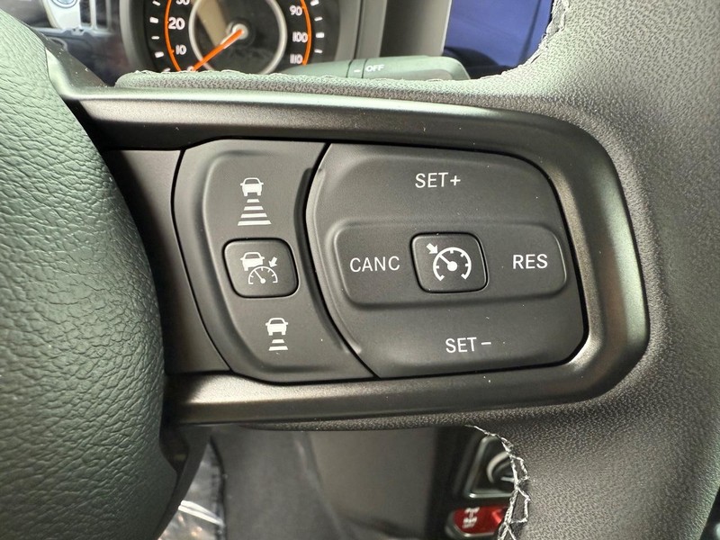 Jeep Gladiator Vehicle Full-screen Gallery Image 21