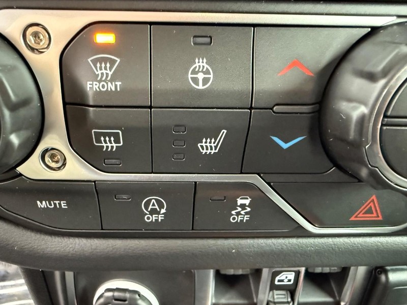 Jeep Gladiator Vehicle Full-screen Gallery Image 23