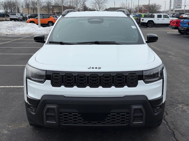 Jeep Cherokee Vehicle Full-screen Gallery Image 11