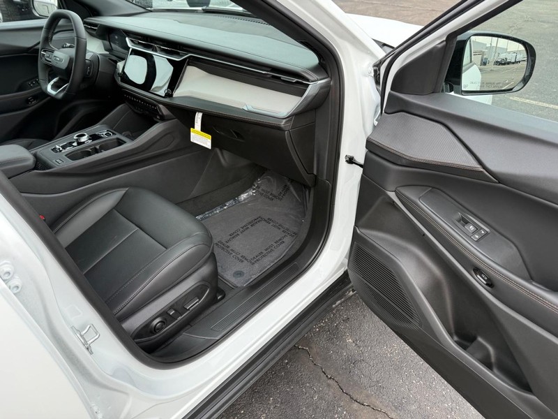 Jeep Cherokee Vehicle Full-screen Gallery Image 16