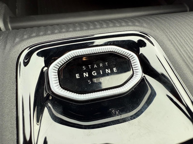 Jeep Cherokee Vehicle Full-screen Gallery Image 23