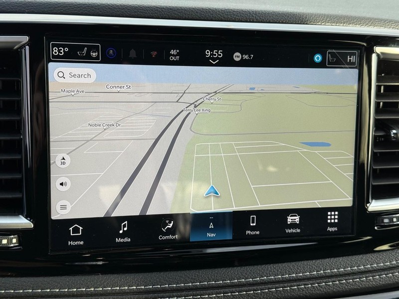 Chrysler Pacifica Vehicle Full-screen Gallery Image 25