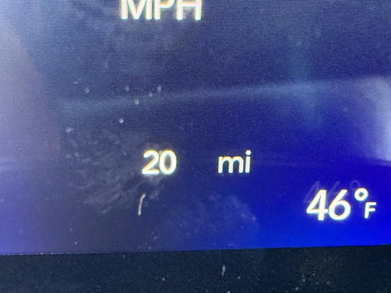 Chrysler Pacifica Vehicle Full-screen Gallery Image 31