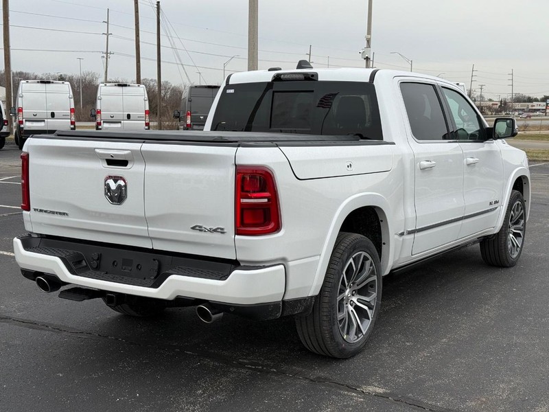 Ram 1500 Vehicle Full-screen Gallery Image 3