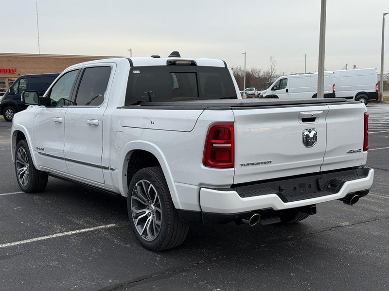Ram 1500 Vehicle Full-screen Gallery Image 5